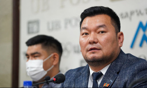 Б.Эрдэнэсүхийг 43.5 сая төгрөгөөр торгож, эхнэрээ зодсон гэх үйлдлийг нь хэрэгсэхгүй болгожээ